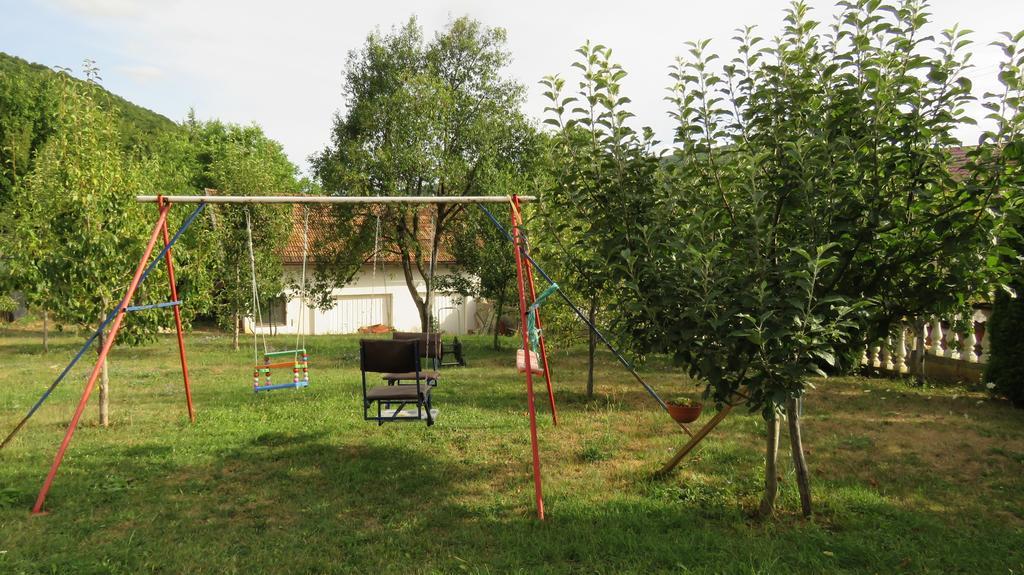 Villa Artemida Kulen Vakuf Exterior photo