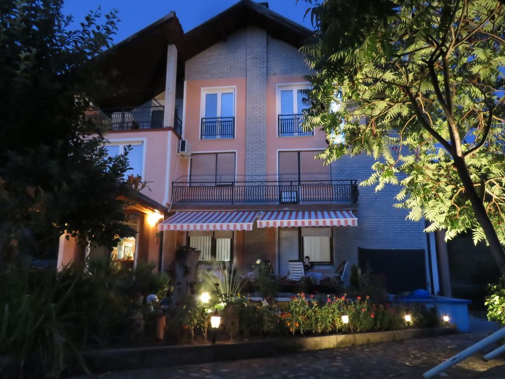 Villa Artemida Kulen Vakuf Exterior photo